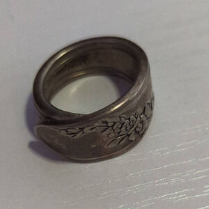 SILVERWARE Wrap‎ Ring Oneida Community Floral Tudor Ornate Design Size 6 Vintage